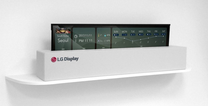 LG’s nieuwe tv in bijna opgerolde staat.