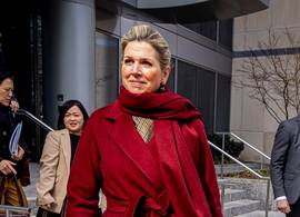 Koningin Máxima in Washington: ruitjes en de perfecte rode jas