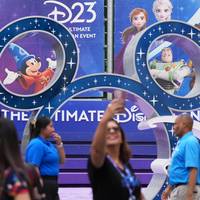 Straks kan u er ook winkelen en reizen boeken: Disney+ vervelt van streamingdienst naar ‘super app’