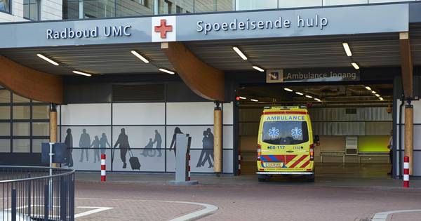 Familie en collega's bij de brandweer Ommen ongerust over uit ziekenhuis weggelopen man - De Stentor