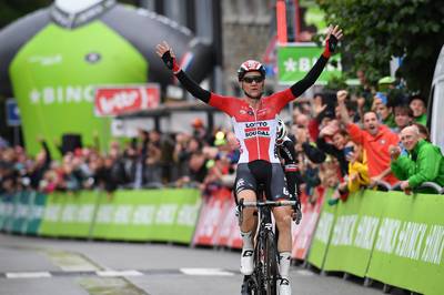 Dumoulin grijpt leiding in BinckBank Tour