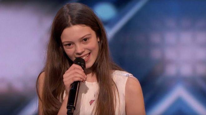Verlegen tiener ontpopt zich tot wilde diva in America’s Got Talent