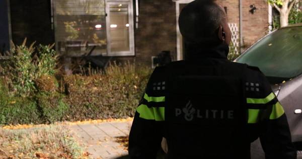 #schietincident  Slachtoffer(s) geen Dader(s) onbekend  #schietpartij #Velp #Gelderland  Meerdere schoten gelost op woning in Velp, geen gewonden.
