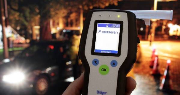 Politie houdt alcoholcontroles bij Kapellebrug en Axel | Zeeuws-Vlaanderen - PZC