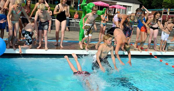 Zwembad Delden dicht vanwege rook- en as-overlast Twence