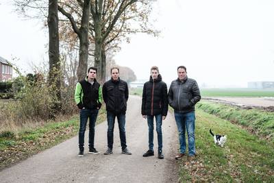 Toekomst van twee boerengezinnen uit Azewijn staat op het spel door nieuw industrieterrein: ‘Dit val