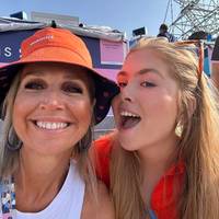 Máxima, de bucket hat en een schattige selfie met Amalia