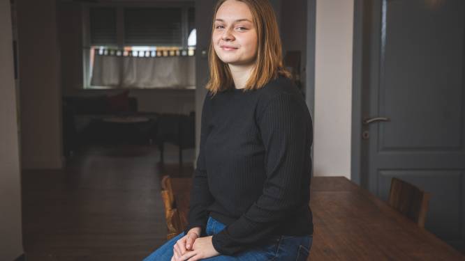 “Mijn eigen reflectie vermeed ik, maar nu kan ik weer dansen voor de spiegel”: Jinne (18) getuigt over haar eetstoornis en hoe ze er weer bovenop kwam
