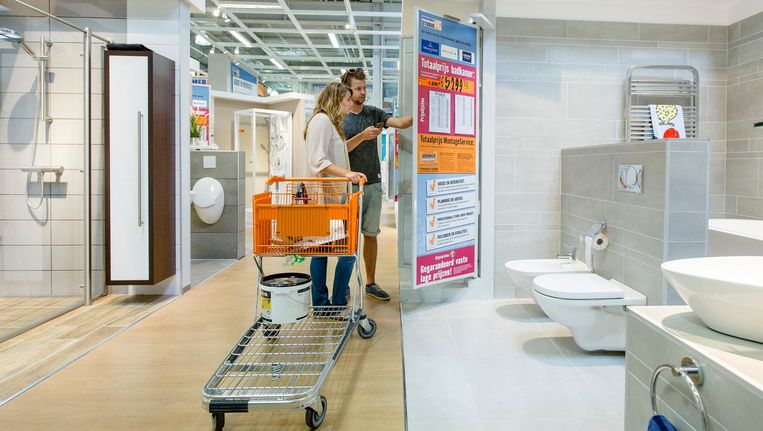foute tegels en een bad dat niet naar binnen kan de volkskrant