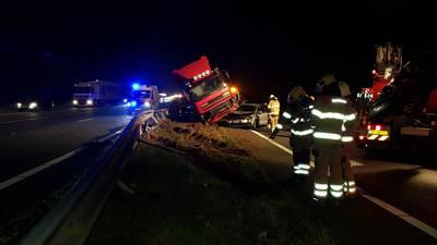 Rijstrook vrij op A30 na ongeval met vrachtauto en personenauto