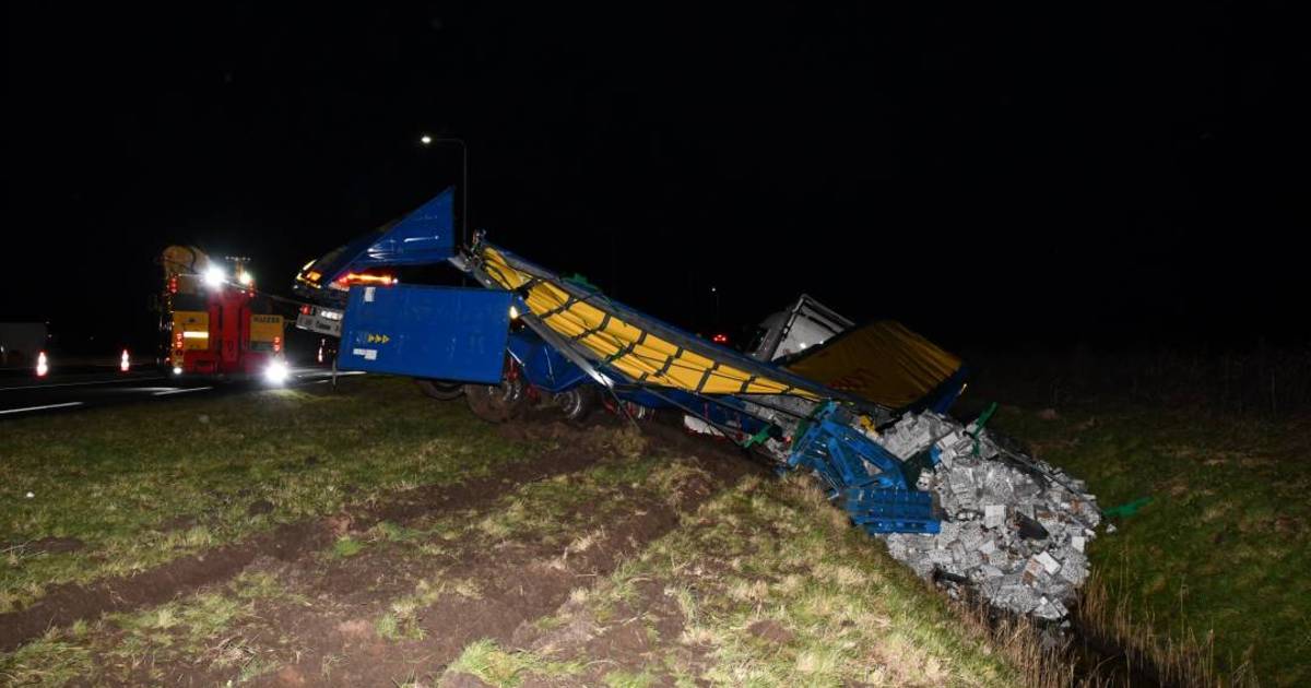 Kering dicht vanwege gekantelde vrachtwagen.