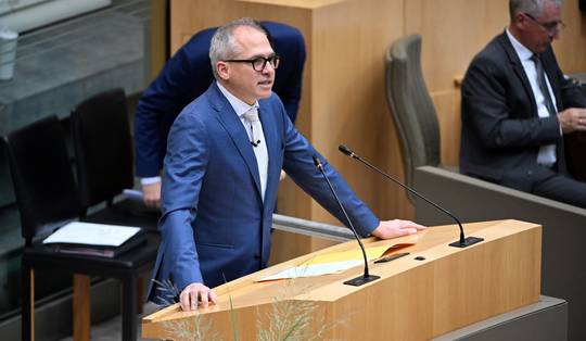 Jobs, beloftes, maar amper bedragen: dit was de septemberverklaring van Matthias Diependaele