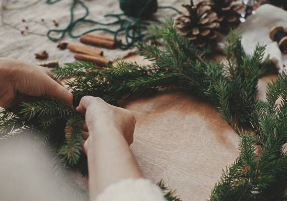 Zo maak je zelf de basis voor een prachtige kerstkrans