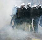 ‘Moeder aller stakingen’ teistert Frankrijk: honderdduizenden mensen op straat