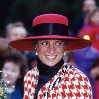Déze iconische rok van prinses Diana is terug van weggeweest