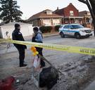 Zwarte bewaker overmeestert schutter tijdens schietpartij, agent schiet hem vervolgens neer