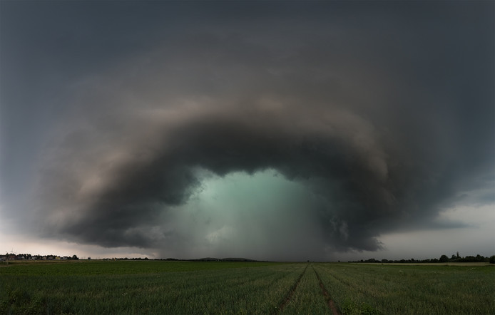 Een supercel in het Duitse Frankenthal. Foto Gijs de Reijke