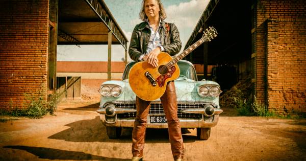 Erwin Nyhoff geeft Corona Cadillac Concert bij Herberg de Pol in Diepenheim - Tubantia