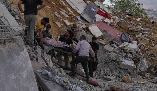 Israël voert luchtaanvallen uit in zuiden van Libanon: vier doden • Iraans leger claimt aanval op Amerikaanse droneboot