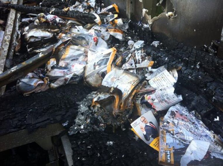 Campagnewagen Ben Weyts in brand gestoken | Binnenland | Nieuws | HLN