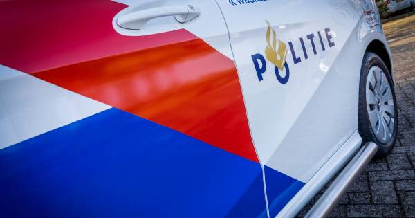 Achtervolging na inbraak in Breda, man (22) botst tegen lantaarnpaal in Etten-Leur.