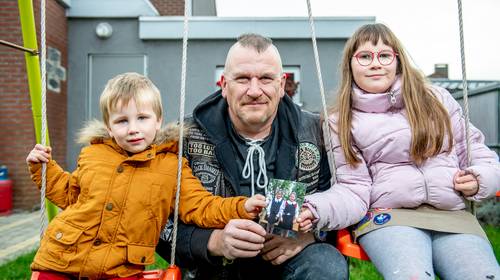 Hans (54) weet al 15 jaar niet waar zijn dochters zijn