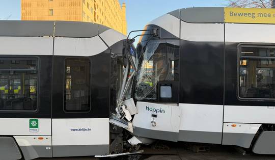Trams botsen op Linkeroever: beide chauffeurs en zeven passagiers gewond, tramverkeer ernstig verstoord