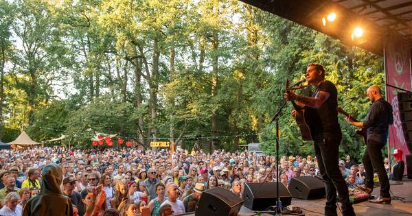 Strawberry Fields Festival Dedemsvaart trekt bijna 4.000 bezoekers | Hardenberg - De Stentor