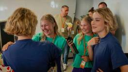 Femke volledig van haar stuk bij het ontmoeten van Pommelien