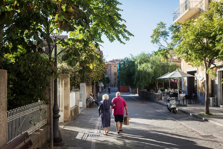 In Dit Zuid Italiaanse Dorp Ben Je Op Je 80ste Nog Een Puber