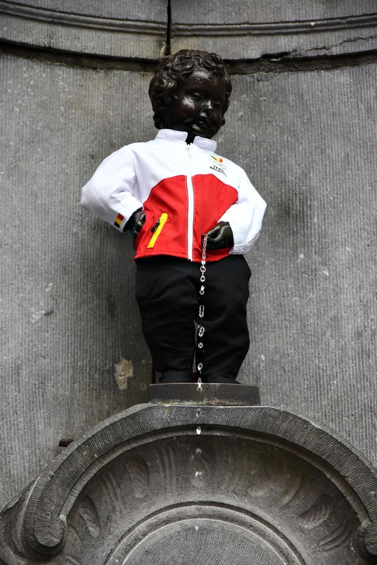 Manneken Pis In Olympisch Kostuum Brussel In De Buurt Hln