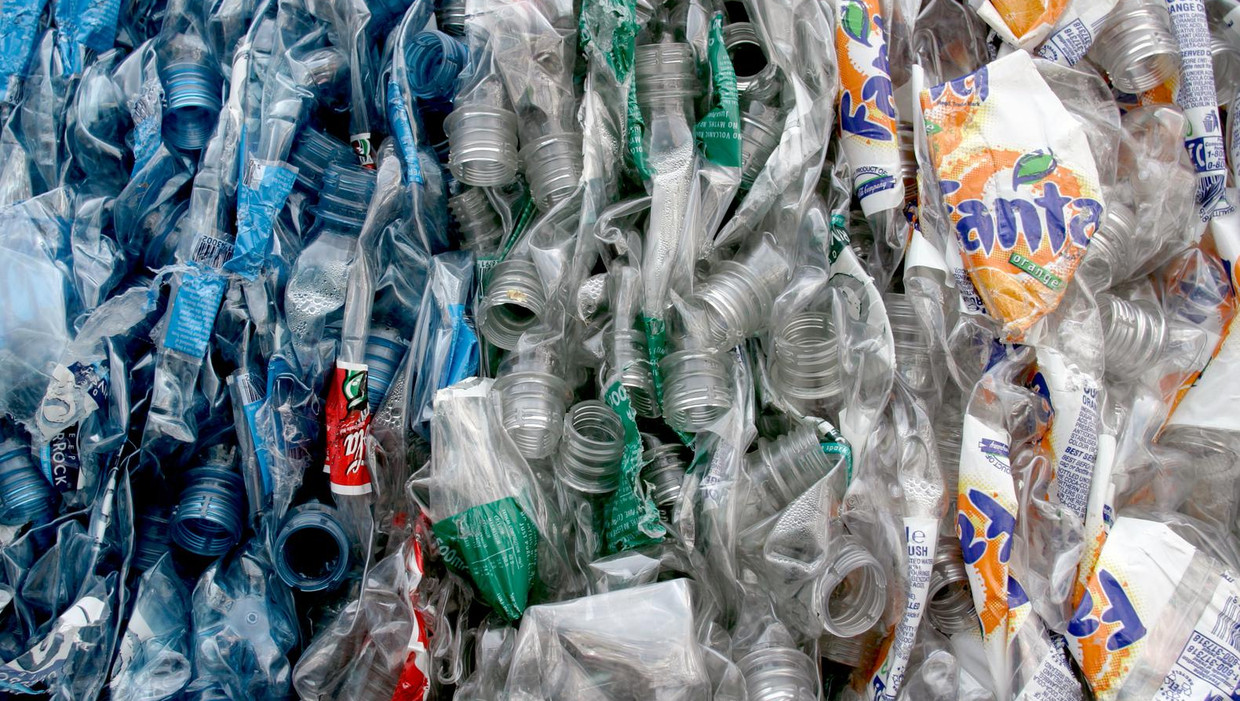 Verwonderlijk Laatste kans: 'Voor 2021 is 90 procent van kleine plastic flesjes WO-23
