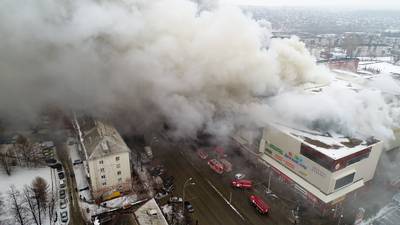 Tientallen doden en vermisten na brand in winkelcentrum Siberië