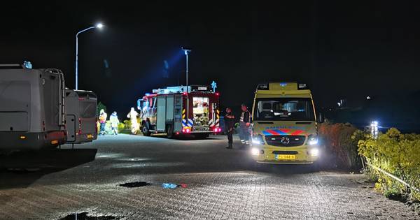 Getuige: ‘Man sprong vanaf paal in de Rijn’