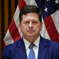 Trump draagt Jay Clayton voor als nieuw hoofd inlichtingendiensten • Vals alarm leidt tot gedeeltelijke lockdown Pentagon