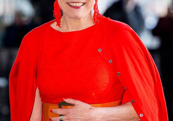 De jarige prinses Laurentien lapt de moderegels aan haar laars