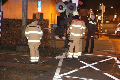 Trein ramt gipsblokken bij Velp: geen treinen tussen Arnhem en Dieren en verdachten aangehouden