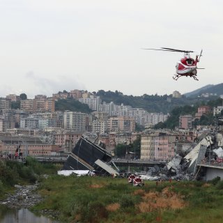 In beeld: ravage na instorten hangbrug in Genua