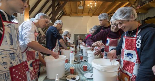 Enschedese scholieren nemen leerzaam kijkje in andere keuken in Oostenrijk
