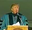 Oude speech van Trump gaat viraal: “Als er een betonnen muur voor je staat, ga er dan doorheen”