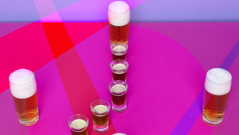 In Amsterdam en omgeving poppen steeds meer feestjes op die al rond middernacht weer afgelopen zijn. Beeld Michiel Spijkers