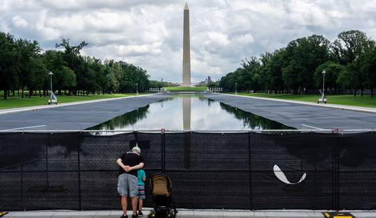 ‘Ik ga de drie mensen opbellen die al zwembaden voor mij hebben aangelegd’: de reconstructie van Trumps ‘blundervijver’