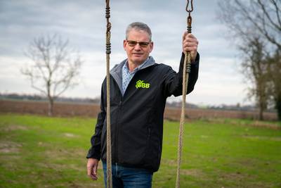 Ron (57) uit Slijk-Ewijk wil de Tweede Kamer in: ‘Plattelanders kunnen hun eigen boontjes wel doppen