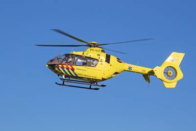 Twee mannen ernstig gewond door omgevallen hoogwerker