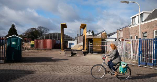 Bewoners bezorgd om asbestdak Velp; dwangsom voor eigenaar