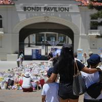 Zeven mannen met ideologische banden Bondi-schutters in Australië opgepakt