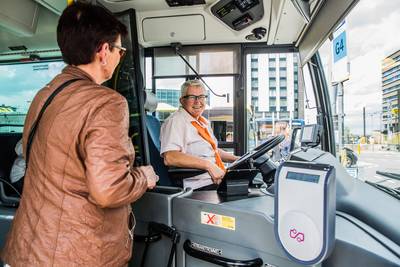 'Je bent gastvrouw, praatpaal en chauffeur'