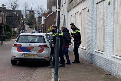 Agenten houden man aan op verdenking van inbraak in Zeddam