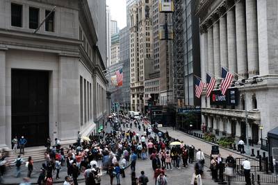 De beurzen kelderen, wat is er loos?