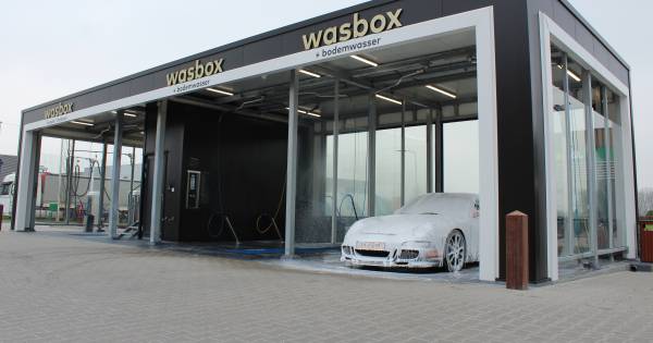 In Heteren je auto wassen op de tonen van Rose Royce of Mantovani